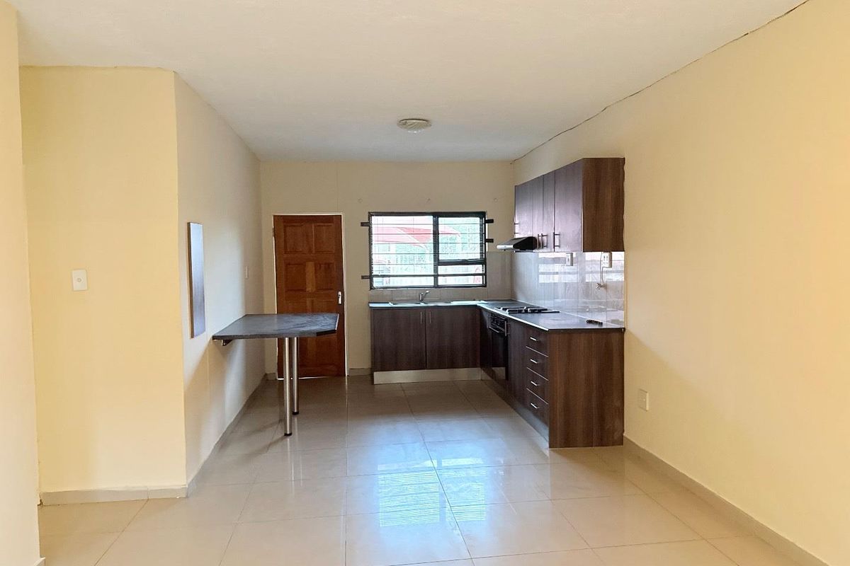GROUND FLOOR UNIT - Photo 4