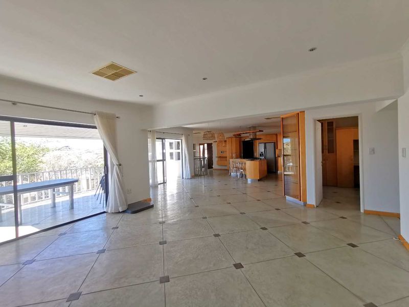 Two-storey House with north-west views   views - Photo 6