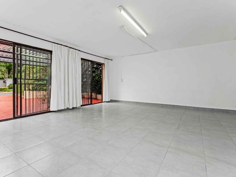 WELL-KEPT DUPLEX IN SOUGHT AFTER BOOMED ENCLOSURE - Photo 9