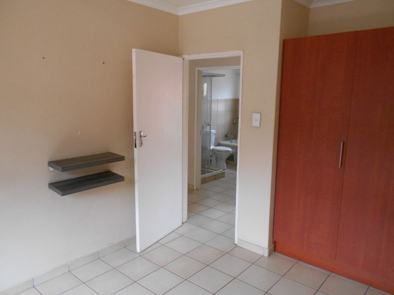 2 Bed 1 Bath Apartment for sale. - Photo 10