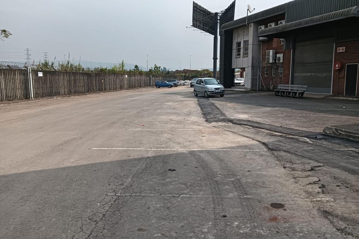 Warehouse in Springfield Durban 911sqm - Photo 3