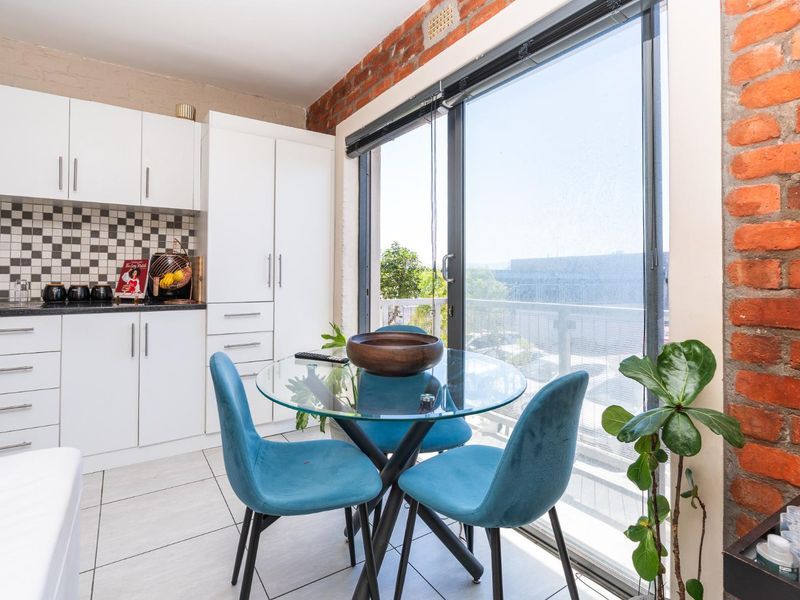 Neat One Bedroom Apartment, Move-In Ready! - Photo 4