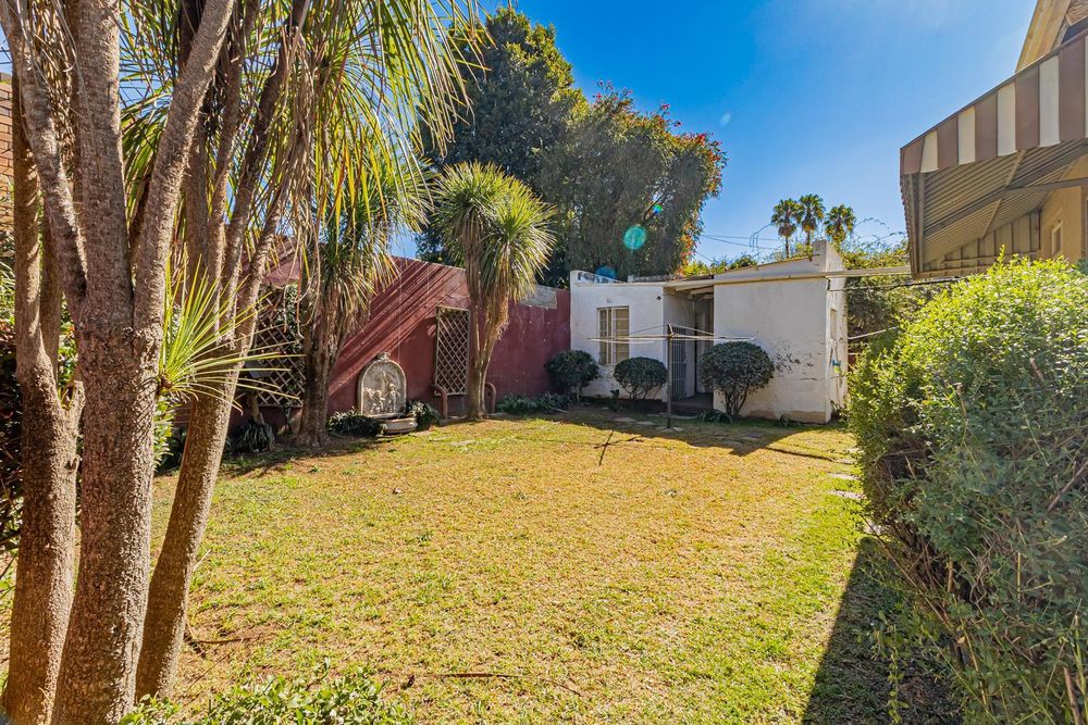 MATE COTTAGES AND BACK GARDEN 

