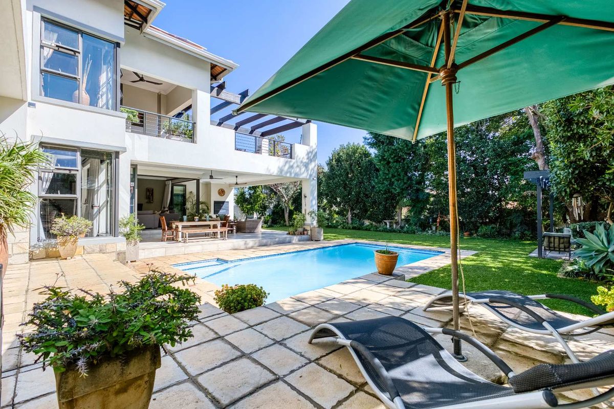 STUNNING 5 BEDROOM HOME FOR SALE IN FOURWAYS GARDENS RESIDENTIAL ESTATE - Photo 3
