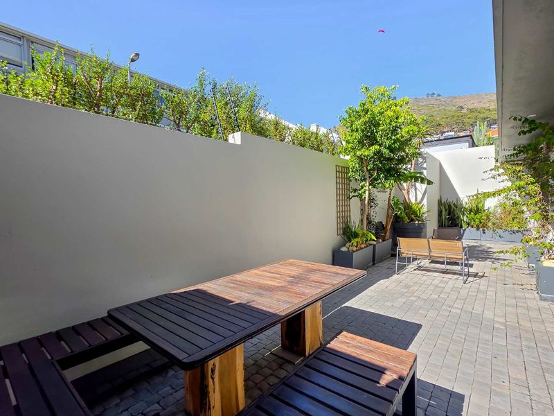 Pet friendly garden apartment in Green Point/Three Anchor Bay - Photo 8