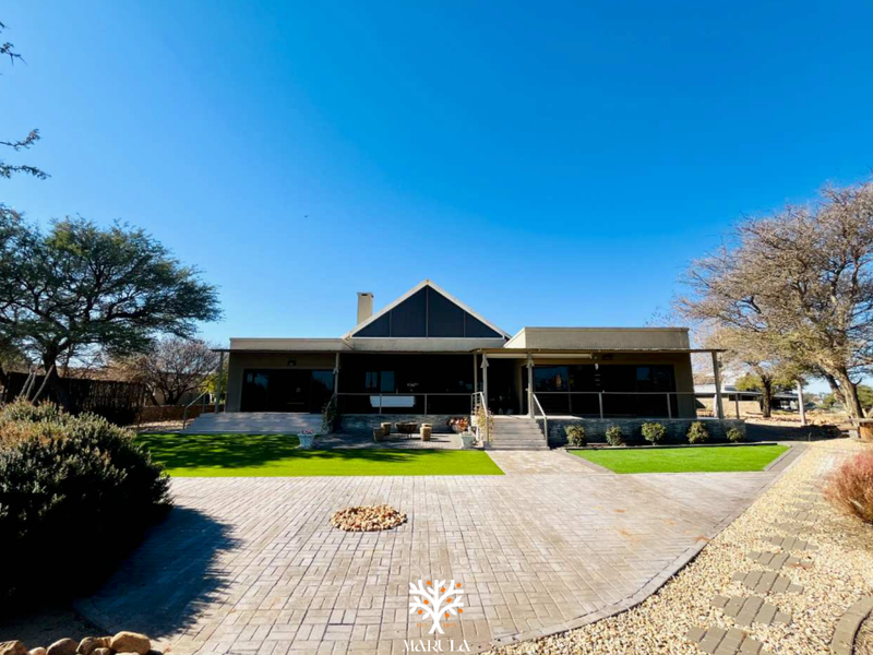 Family Home For Sale | Omeya Golf Estate | N$9 540 000 - Photo 1