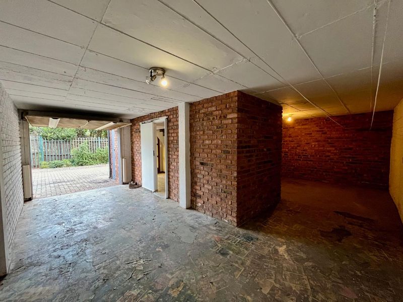 Spacious Three-Level Townhouse with Scenic Views in La Montagne - Photo 6