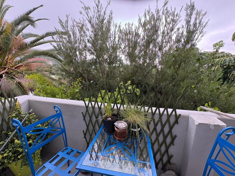 Secure 2 Bedroom Apartment in Art Deco Block in Gardens - Photo 4