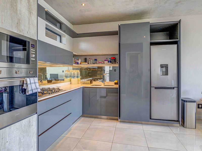 1 bedroom apartment in Houghton Estate - Photo 2
