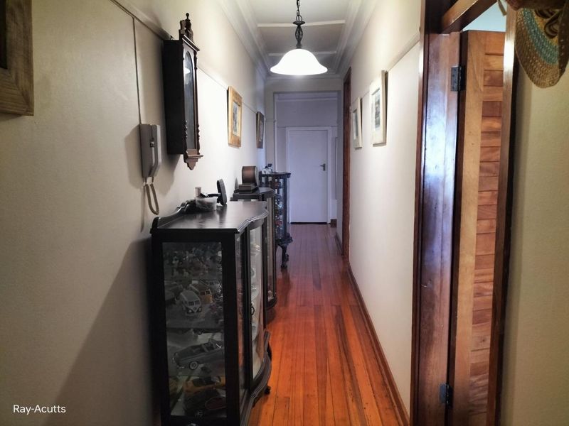 **Spacious Apartment with Stunning Views - Priced at R1,050,000.00** - Photo 5