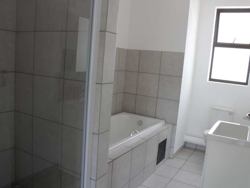 Affordable 2-Bedroom  Apartment Available for Rent in Silverton | R6 923 - Photo 7