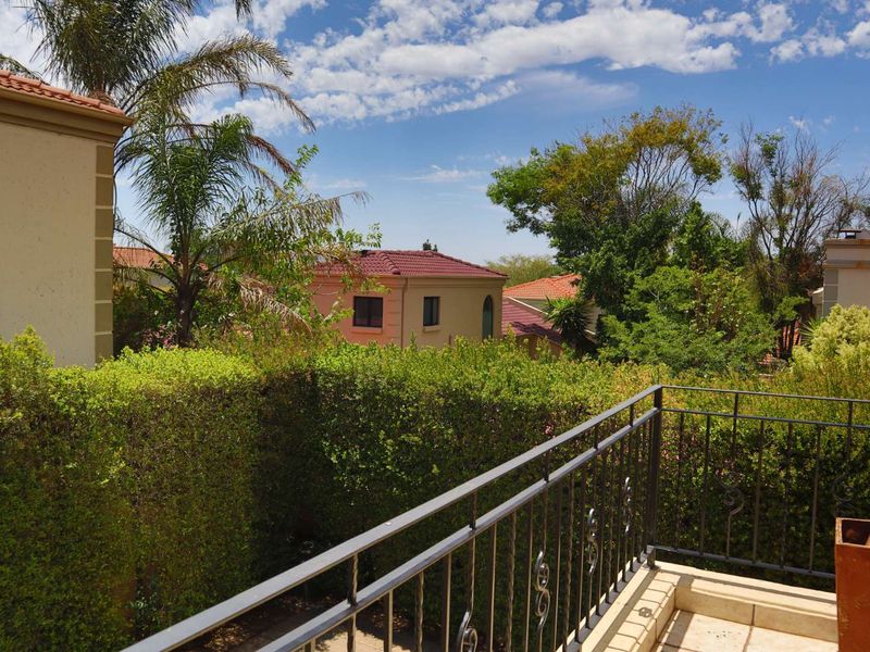Back On The Market: Renovated Home in Secure Estate - Photo 1