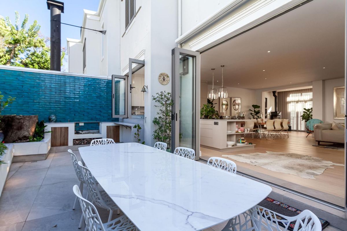 Stylish Furnished Triplex in Upper Kenilworth - Photo 4