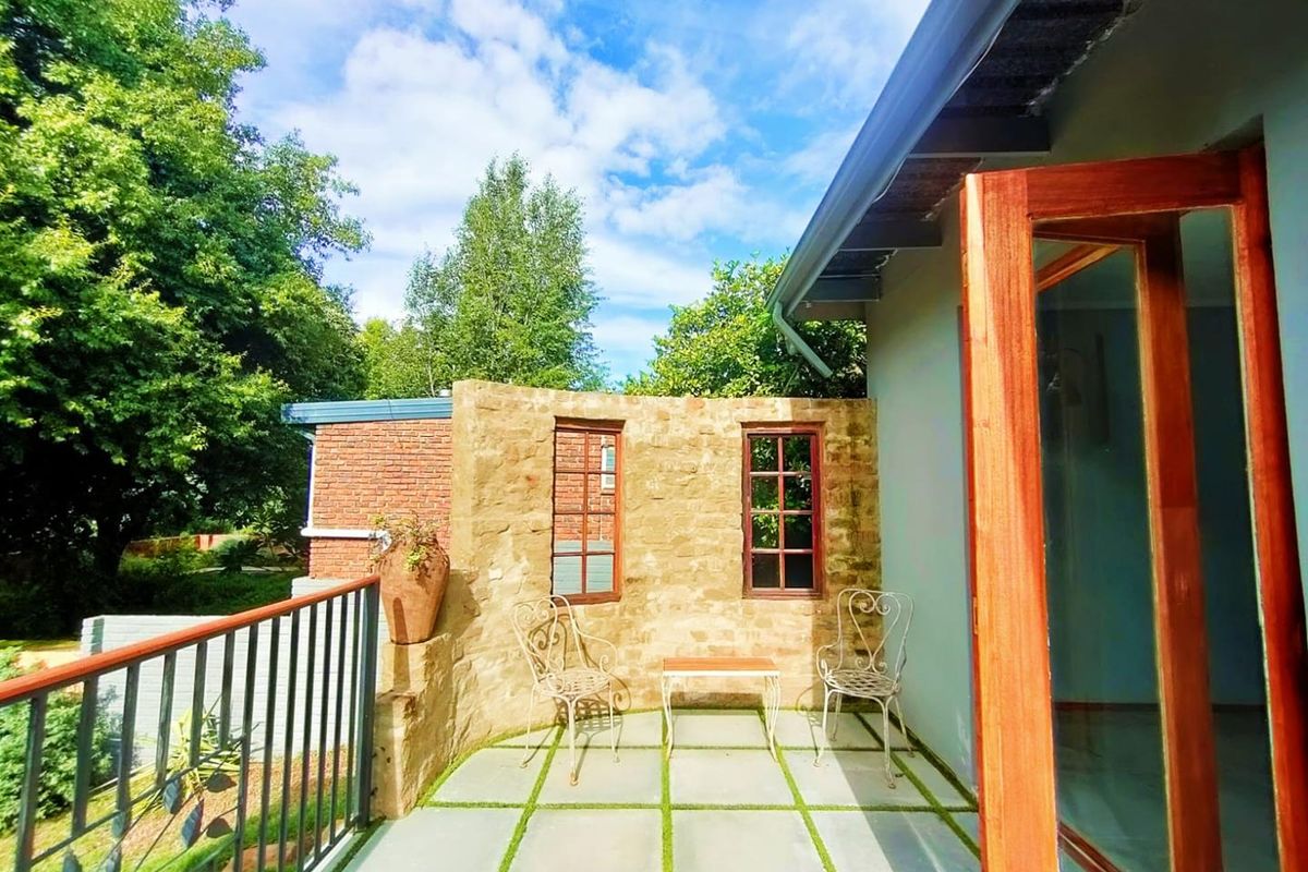 IDYLLIC NEWLY RENOVATED FAMILY VILLA - Photo 4