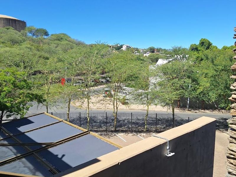 TO LET - Office in Windhoek Central - Photo 4