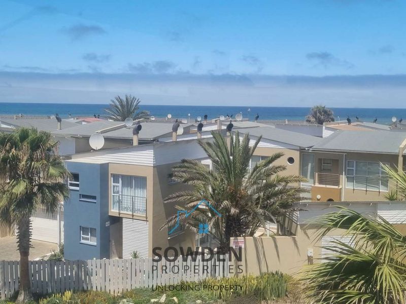 Ocean Views and Modern Comfort in Swakopmund! - Photo 5