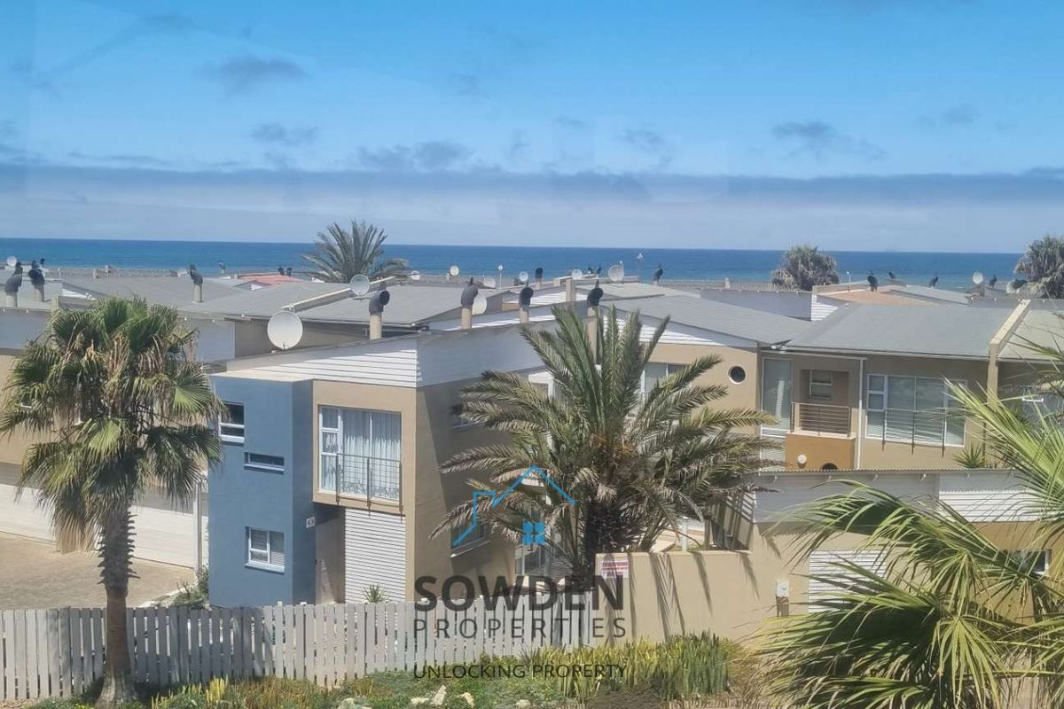 Ocean Views and Modern Comfort in Swakopmund! - Photo 5