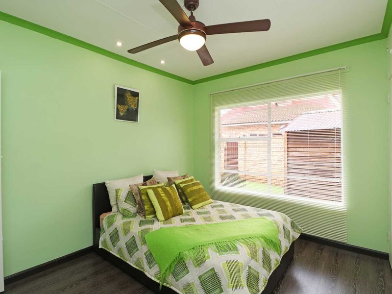 Exceptional Sectional Title Unit with Loft Entertainment, Lapa & Private Layout - Photo 4