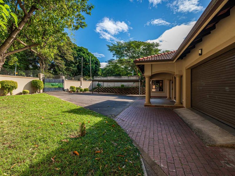 EXQUISITE 4 BEDROOM HOME IN SOUGHT AFTER AREA - Photo 7