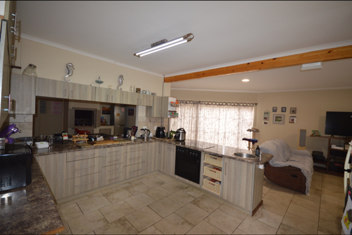 FREESTANDING HOME FOR SALE - HENTIESBAAI - Photo 5