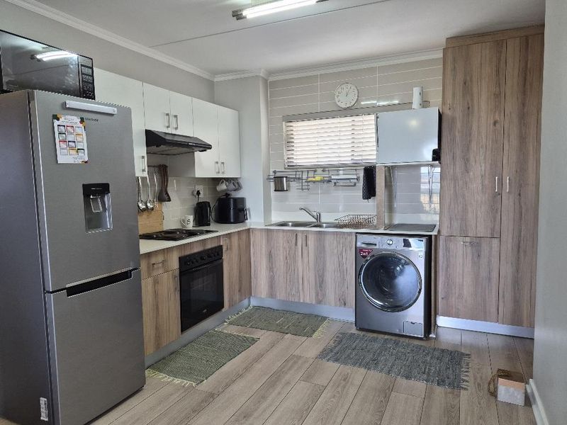 Stunning two-bedroom in Greenpark Lifestyle complex - Photo 6