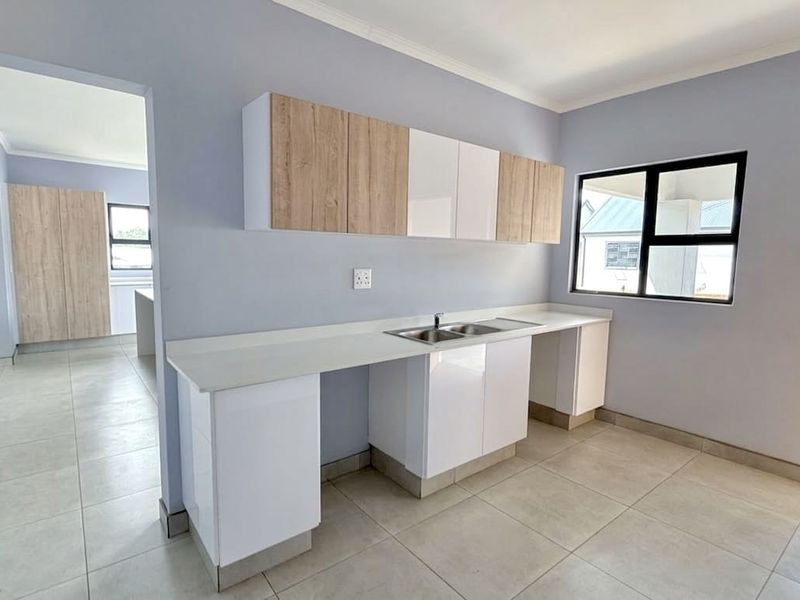 Luxury Family Home in River Goose Estate, Howick - Photo 10