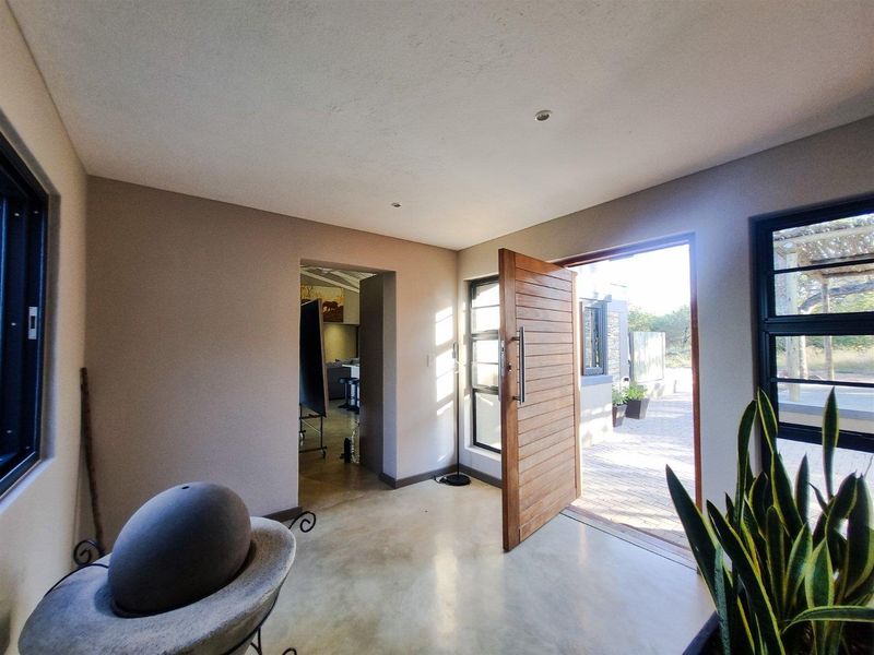 Modern Bushveld Living with Spectacular Views - Photo 5