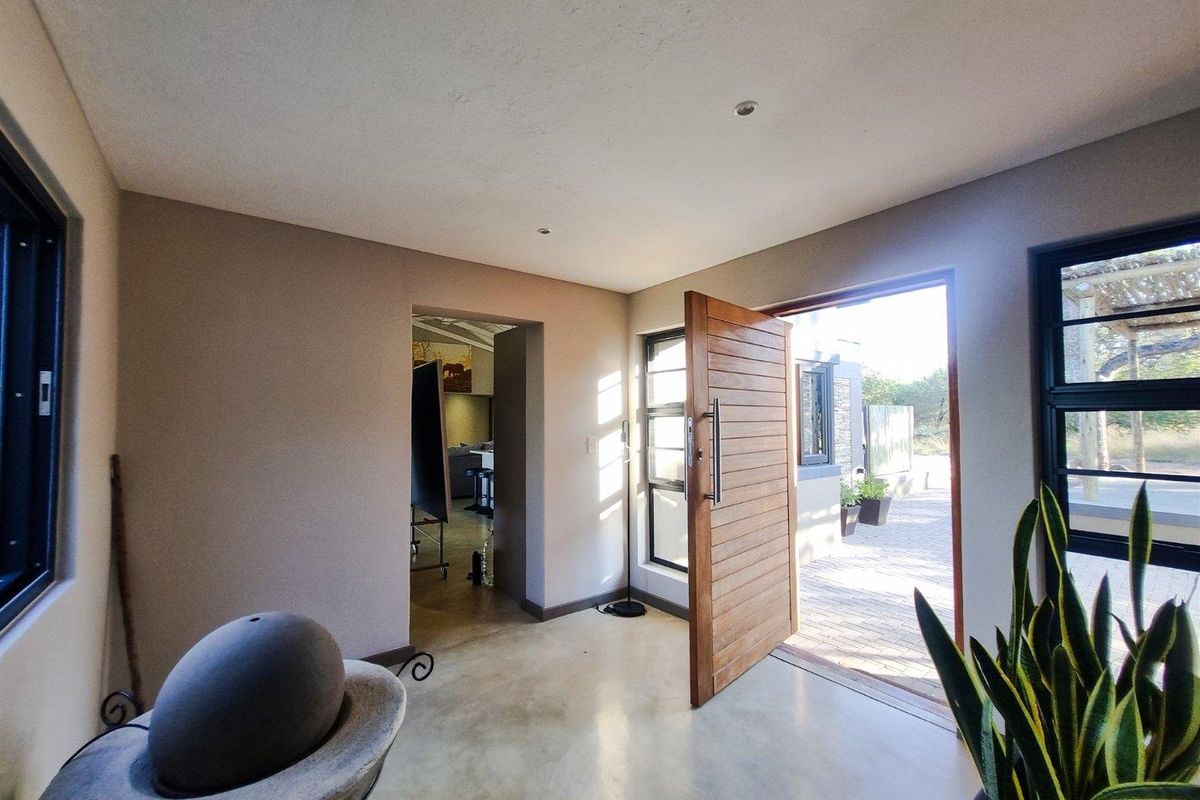 Modern Bushveld Living with Spectacular Views - Photo 5
