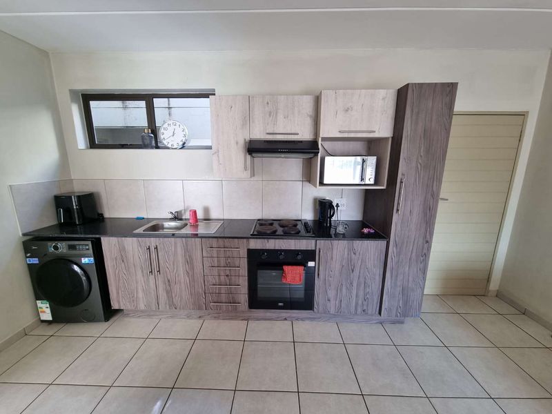 Perfect starter Home or Investment Opportunity - Photo 6