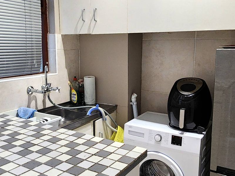 Unfurnished Studio apartment with safe parking - Photo 10