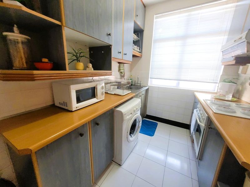 Spacious 2 Bedroom apartment close to schools and shops - Photo 10