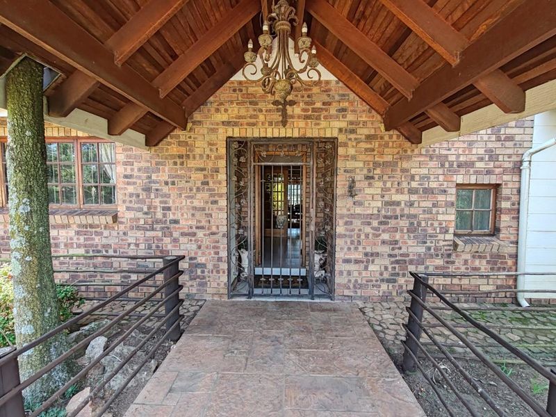 Elegant Serenity Nortons Home Estate - Photo 3