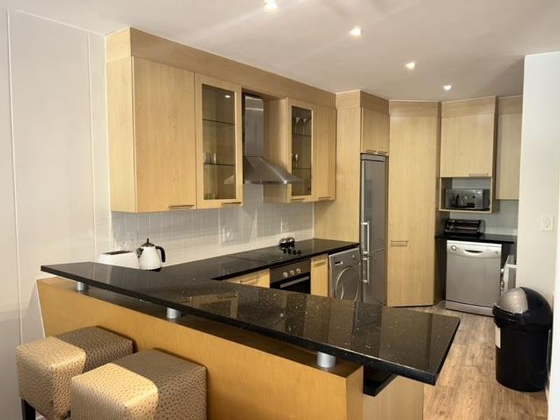 MODERN EXECUTIVE 2 BED 2.5 BATH FURNISHED GARDEN APARTMENT BENMORE - Photo 10