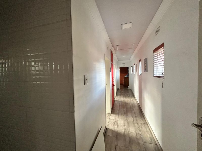 Stunning 3 Bedroom house - Photo 10