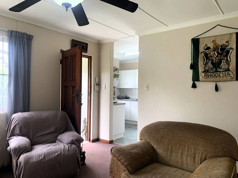 Charming Starter Home with Space, Security & Future Potential – Crestholme - Photo 5