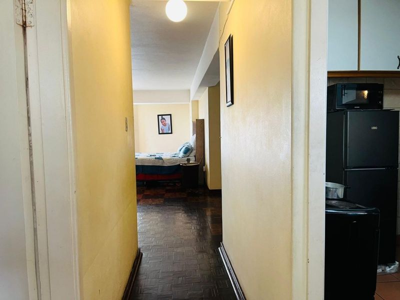 Modern 1-Bedroom Apartment with Harbour Views – Victoria Embankment, Durban - Photo 9