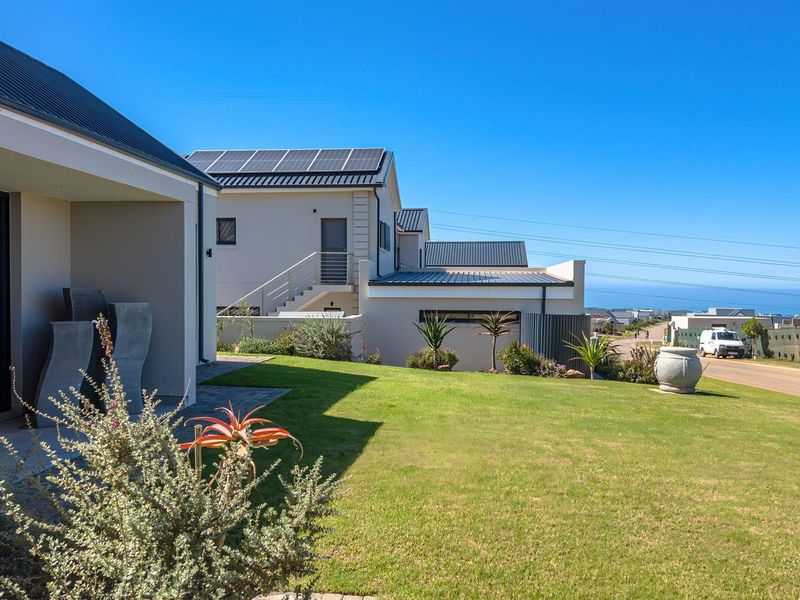 Unwind in style: Renosterbos Estate awaits - Photo 2