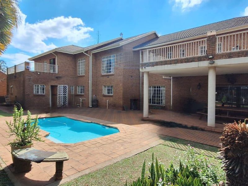 700m2 OF PURE ELEGANCE • PRESTIGE • SPACE • LEGACY - Photo 4