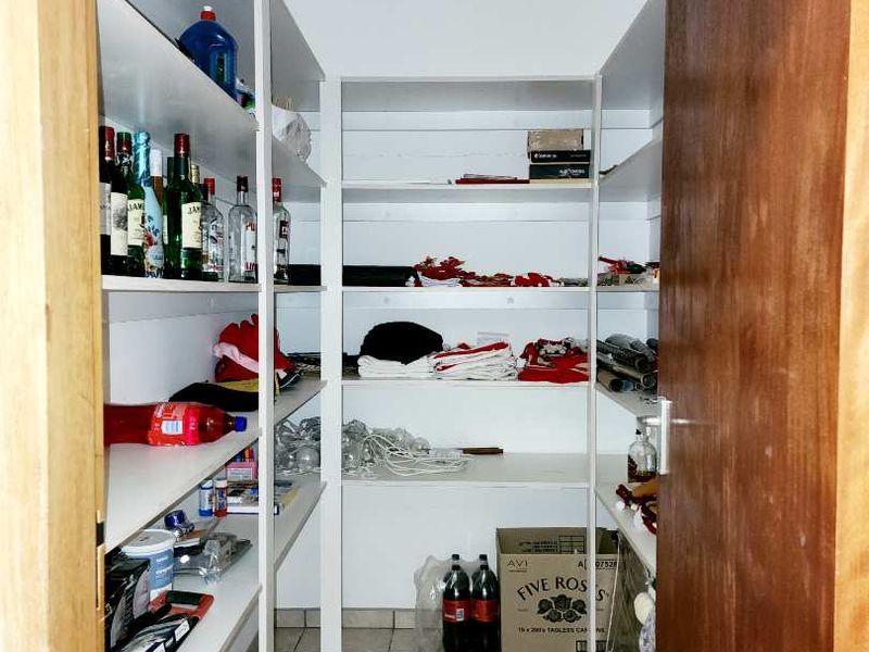 This house in Sunbay is newly repainted. - Photo 9