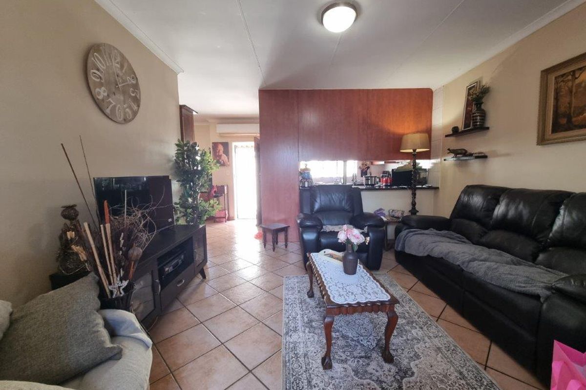 UPMARKET SOUGHT AFTER COMPLEX - Photo 5