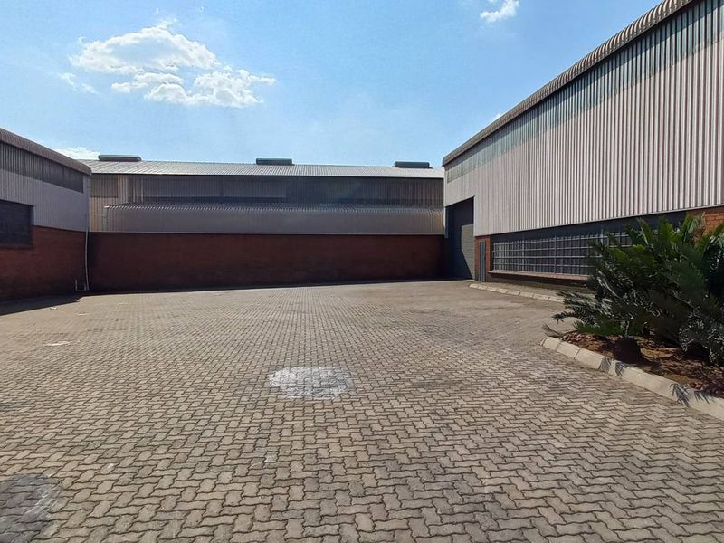 990m2 Boksburg East Warehouse To Let - Photo 3
