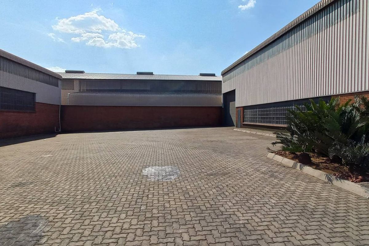 990m2 Boksburg East Warehouse To Let - Photo 3