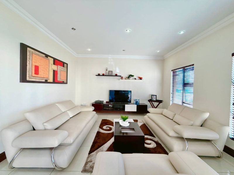 A Contemporary Corner-Stand Home  for Sale in Blue Valley Golf Estate - Photo 4