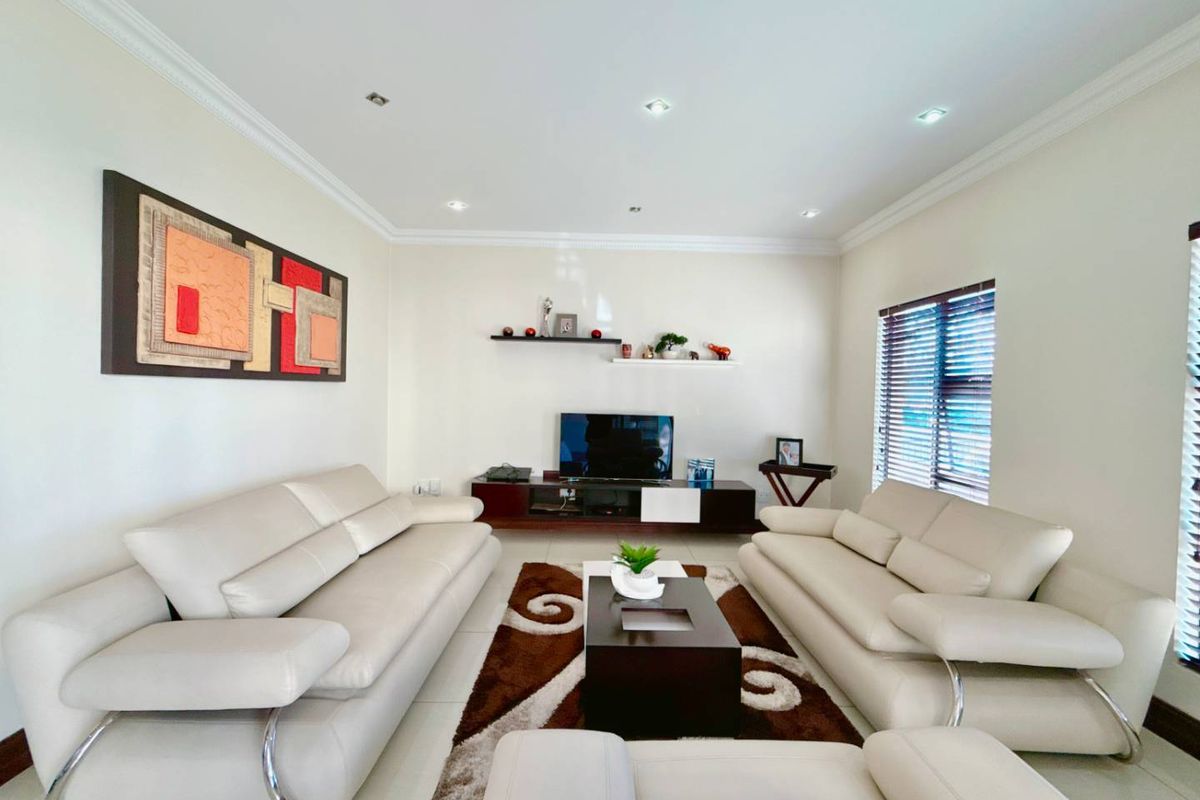 A Contemporary Corner-Stand Home  for Sale in Blue Valley Golf Estate - Photo 4