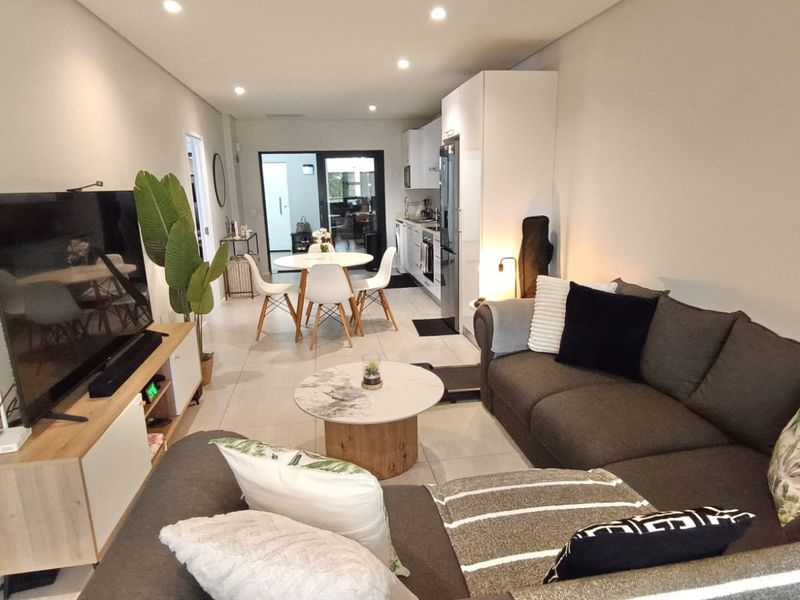 Ground Floor Convenience Meets Estate Living – Rental in Seaward Estates - Photo 4