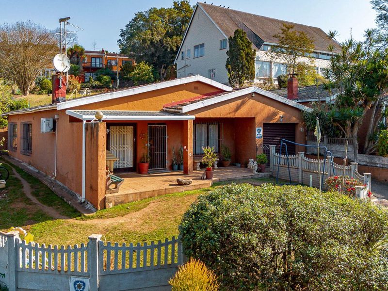 SPACIOUS FAMILY HOME WITH GREAT POTENTIAL IN POPULAR ASSAGAY FOR UNDER R1.5M! - Photo 1