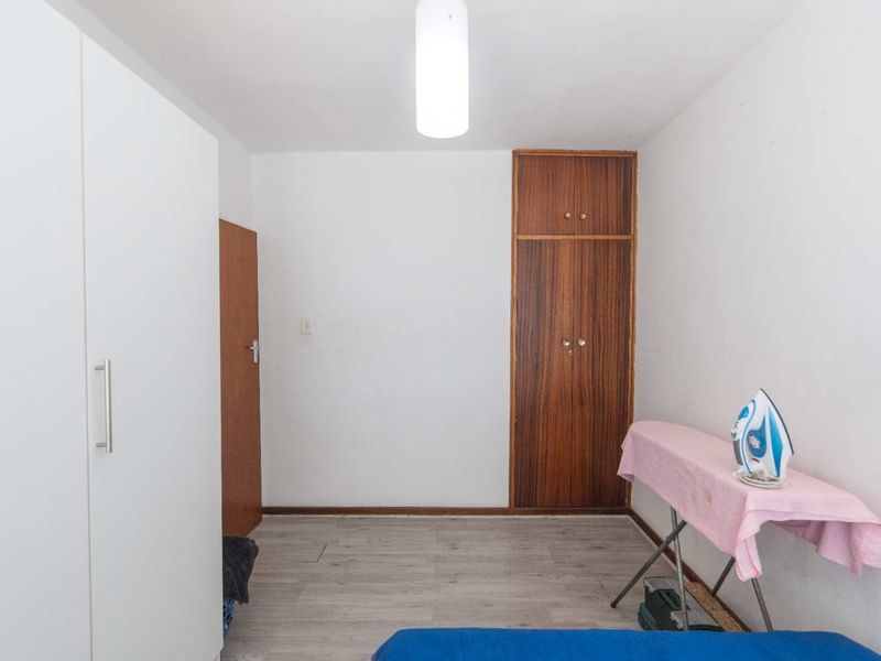 2 bed apartment with enclosed balcony. - Photo 7