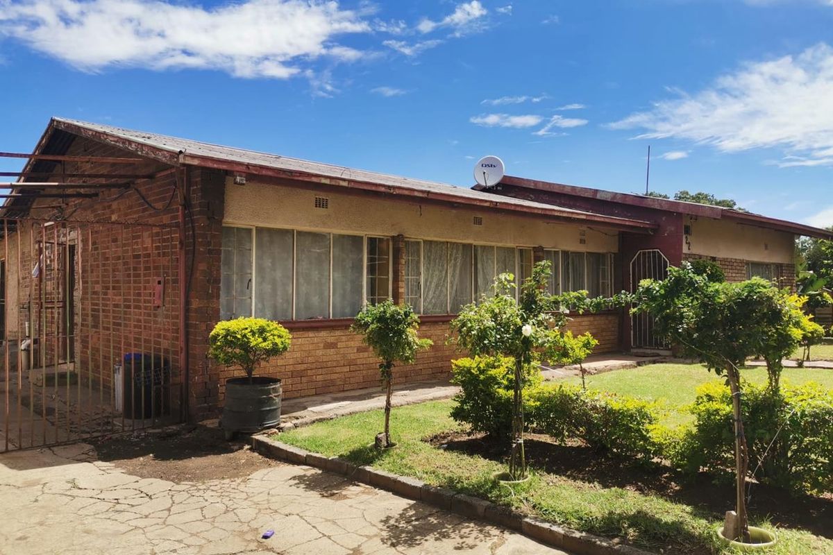 2 Bedrooms House For Sale - Photo 2