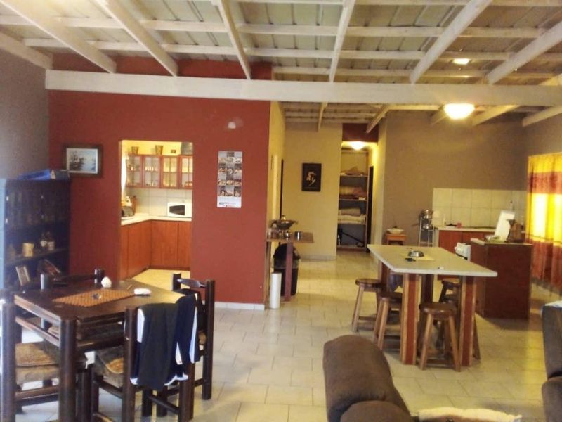 2 Bedroom House for Sale - Photo 2