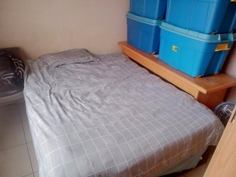 Spacious Living: 3-Bed Gem with No-Fuss Garden! - Photo 4